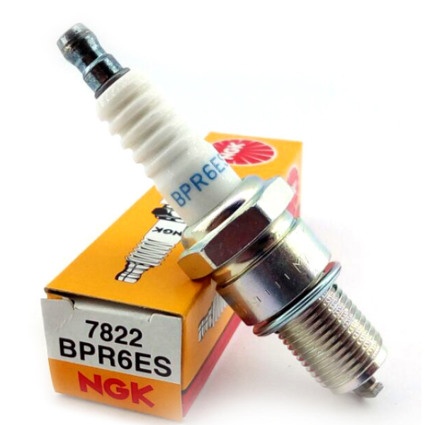 Свеча зажигания NGK BPR6ES suzuki DF 4-6 в Сургуте